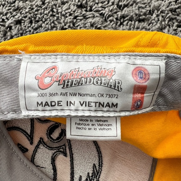 Iowa Hawkeyes Adjustable Strap Gold Hat One Size Cap Captivating HeadGear - EUC! - Picture 6 of 6